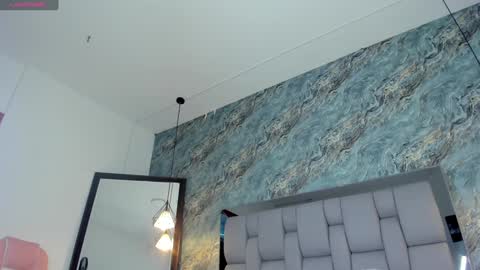 Snapshot of _hollywood_1 chatting on 15, 12, 2024 Hollywood online show from 15, 12, 2024