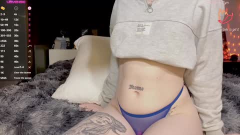 _horny_makima_ online show from 6, 1, 2025