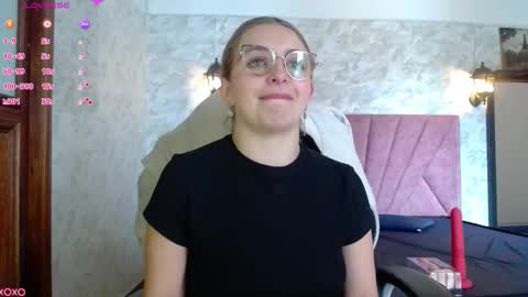Snapshot of _isaabellaa chatting on 16, 10, 2025 Isa online show from 16, 10, 2025