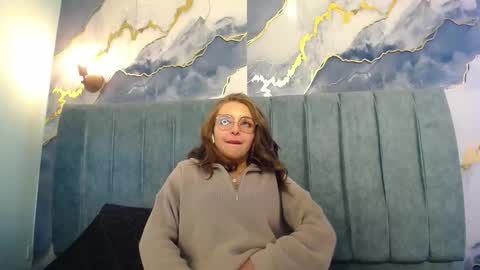 Snapshot of _isaabellaa chatting on 18, 10, 2025 Isa online show from 18, 10, 2025