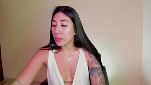 Snapshot of _isabella99_ chatting on 7, 11, 2025 Isabella online show from 7, 11, 2025