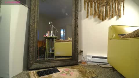 Snapshot of _ittybitty chatting on 28, 2, 2025  ittybitty online show from 28, 2, 2025