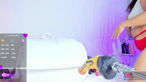 Snapshot of _jasminnee_ chatting on 12, 1, 2025 _jasminnee_ online show from 12, 1, 2025