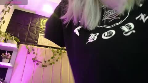 Mia online show from 11, 1, 2025