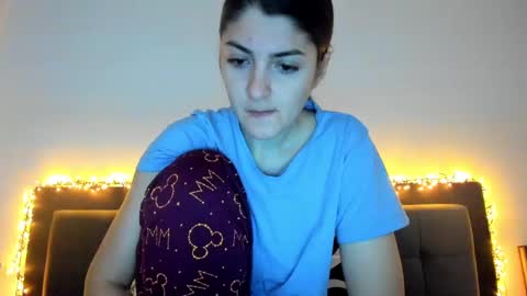 _just_a_simple_girl online show from 26, 2, 2025