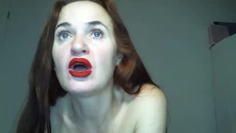 Snapshot of _kapelka_ chatting on 3, 12, 2025 KAPELKA online show from 3, 12, 2025