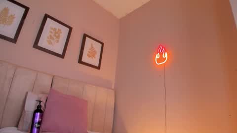 Snapshot of _karol_18 chatting on 14, 10, 2025 karol online show from 14, 10, 2025