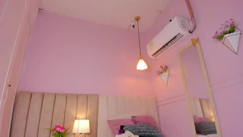 Snapshot of _karol_18 chatting on 25, 10, 2025 karol online show from 25, 10, 2025