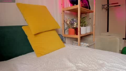 Kiara 0100 - 0700 UTC almost every day online show from 27, 3, 2026