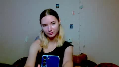 _kikiclark_ online show from 9, 10, 2025