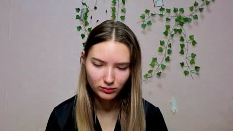 _kikiclark_ online show from 21, 12, 2025