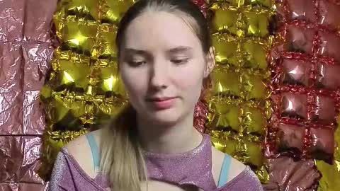 _kikiclark_ online show from 21, 3, 2026