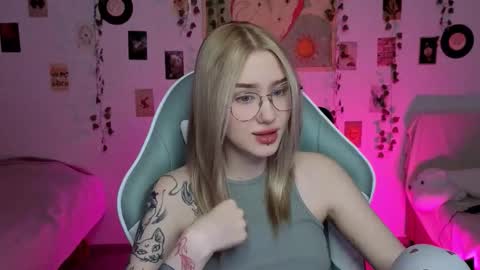 _kitekat_ online show from 13, 11, 2025