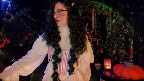 Lady Luna online show from 1, 11, 2025