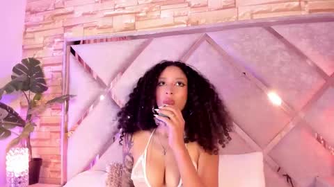 Snapshot of _lanna_jhonson_ chatting on 17, 11, 2025 Lanna online show from 17, 11, 2025