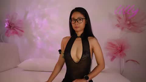 _lillilly_ online show from 7, 7, 2026
