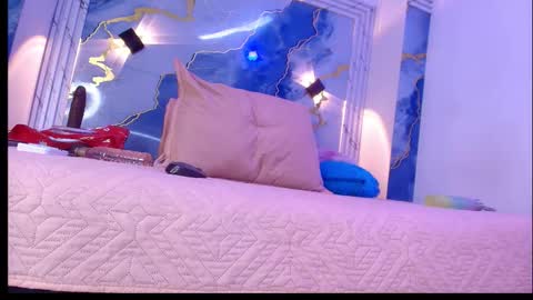 Lorrayne online show from 8, 11, 2025