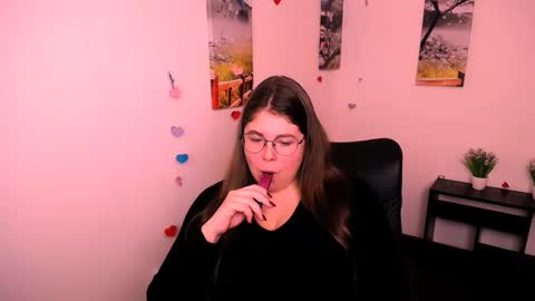 Snapshot of _lovely_mary chatting on 24, 10, 2025 Mary online show from 24, 10, 2025