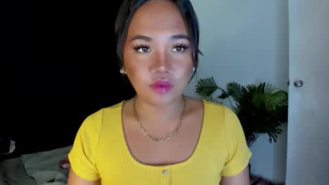 Snapshot of _lovelyyan69_ chatting on 22, 12, 2025 _lovelyyan69_ online show from 22, 12, 2025