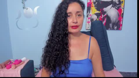  luna  sweet  online show from 4, 10, 2025