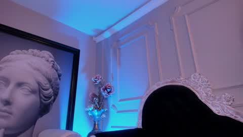 Snapshot of _luna_dupont_ chatting on 20, 1, 2025  Luna  online show from 20, 1, 2025