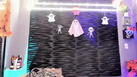 Snapshot of _lustyles_ chatting on 28, 10, 2025 _lustyles_ online show from 28, 10, 2025