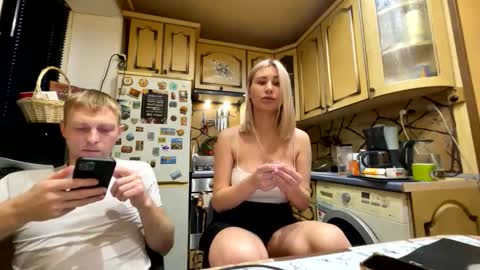 Snapshot of _magic_kis chatting on 5, 4, 2026 _magic_kis online show from 5, 4, 2026