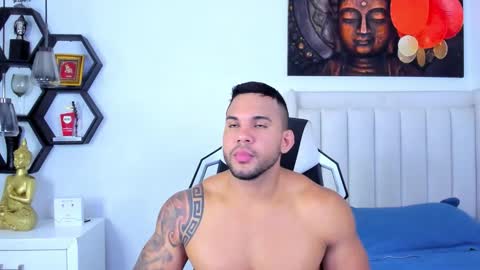 _matthew_santos_ online show from 28, 11, 2025