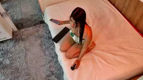 Mia online show from 5, 8, 2026