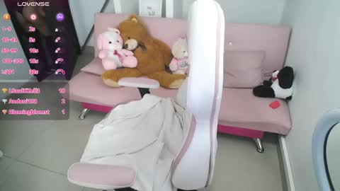 Snapshot of _miaaleon chatting on 14, 12, 2024 Mia online show from 14, 12, 2024