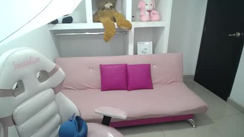 Snapshot of _miaaleon chatting on 18, 1, 2025 Mia online show from 18, 1, 2025