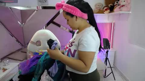 Snapshot of _miaaleon chatting on 20, 10, 2025 Mia online show from 20, 10, 2025