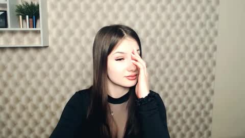 Mia online show from 7, 3, 2025