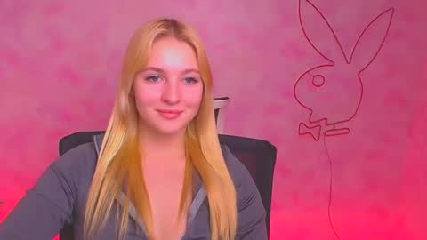 Snapshot of _mila_la_ chatting on 19, 12, 2024 Melanie online show from 19, 12, 2024