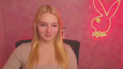 Snapshot of _mila_la_ chatting on 7, 3, 2025 Melanie online show from 7, 3, 2025