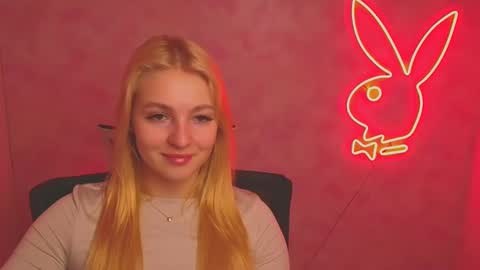 Snapshot of _mila_la_ chatting on 9, 3, 2025 Melanie online show from 9, 3, 2025