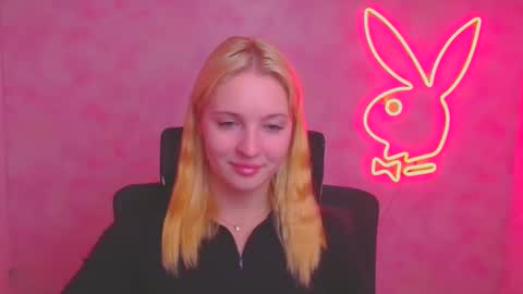 Snapshot of _mila_la_ chatting on 29, 9, 2025 Melanie online show from 29, 9, 2025