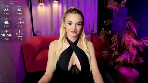 Snapshot of _mila_lux_ chatting on 13, 6, 2026 Mila online show from 13, 6, 2026