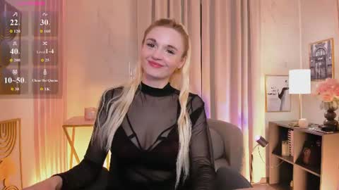 Snapshot of _mila_lux_ chatting on 17, 6, 2026 Mila online show from 17, 6, 2026
