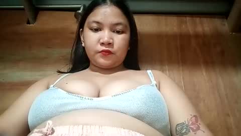 _milkytitsmomxx_ online show from 4, 4, 2026