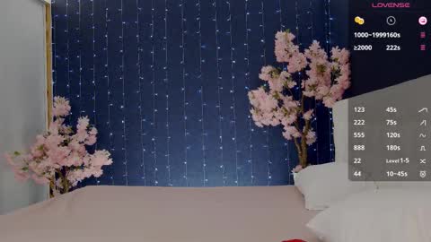Snapshot of _mirror_girl chatting on 30, 9, 2025 Victoria online show from 30, 9, 2025