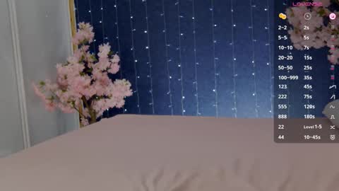 Snapshot of _mirror_girl chatting on 11, 10, 2025 Victoria online show from 11, 10, 2025