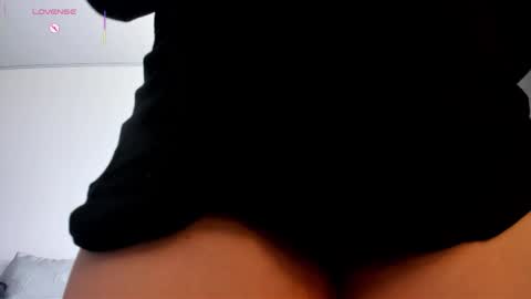 _miss_coco_ online show from 26, 3, 2026