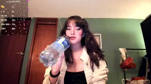 Snapshot of _moon_cake_ chatting on 28, 2, 2025 Next stream 950 pm Colombia time xd online show from 28, 2, 2025