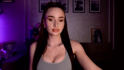 Snapshot of _moon_girl_18 chatting on 11, 3, 2025 Nikol online show from 11, 3, 2025