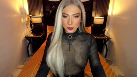 _natashacooper_ online show from 1, 6, 2026