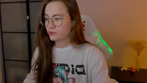 Mia with a big heart  online show from 4, 12, 2024