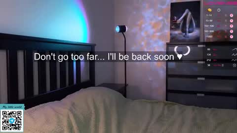 Mia with a big heart  online show from 27, 9, 2025