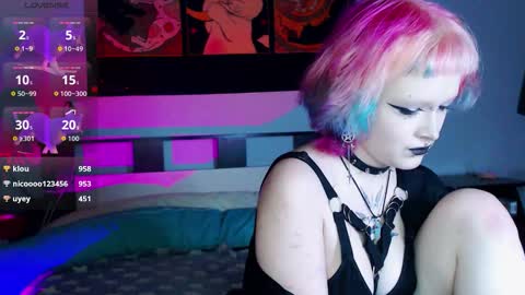 Nicole online show from 19, 12, 2025