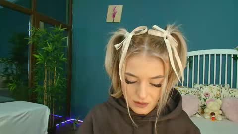 Alisa online show from 23, 10, 2025